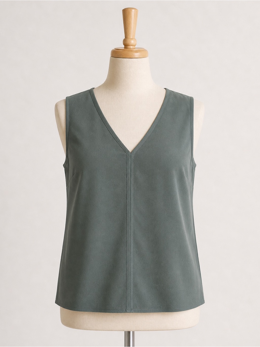 J Crew Factory women’s Sleeveless V-neck crepe shell green Size S NWT